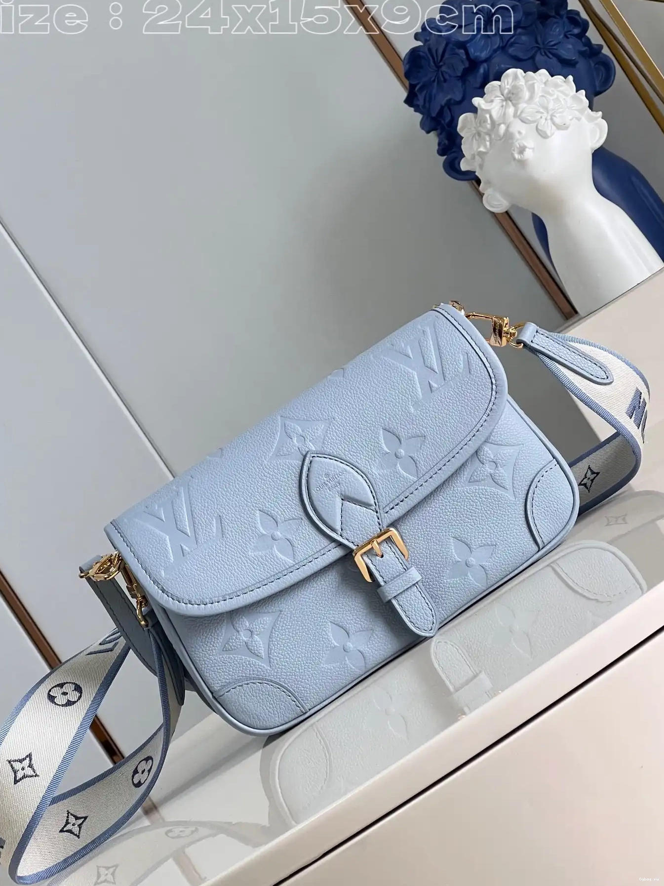 VUITTON LOUIS Diane-24*15*9 Nano CM 0328